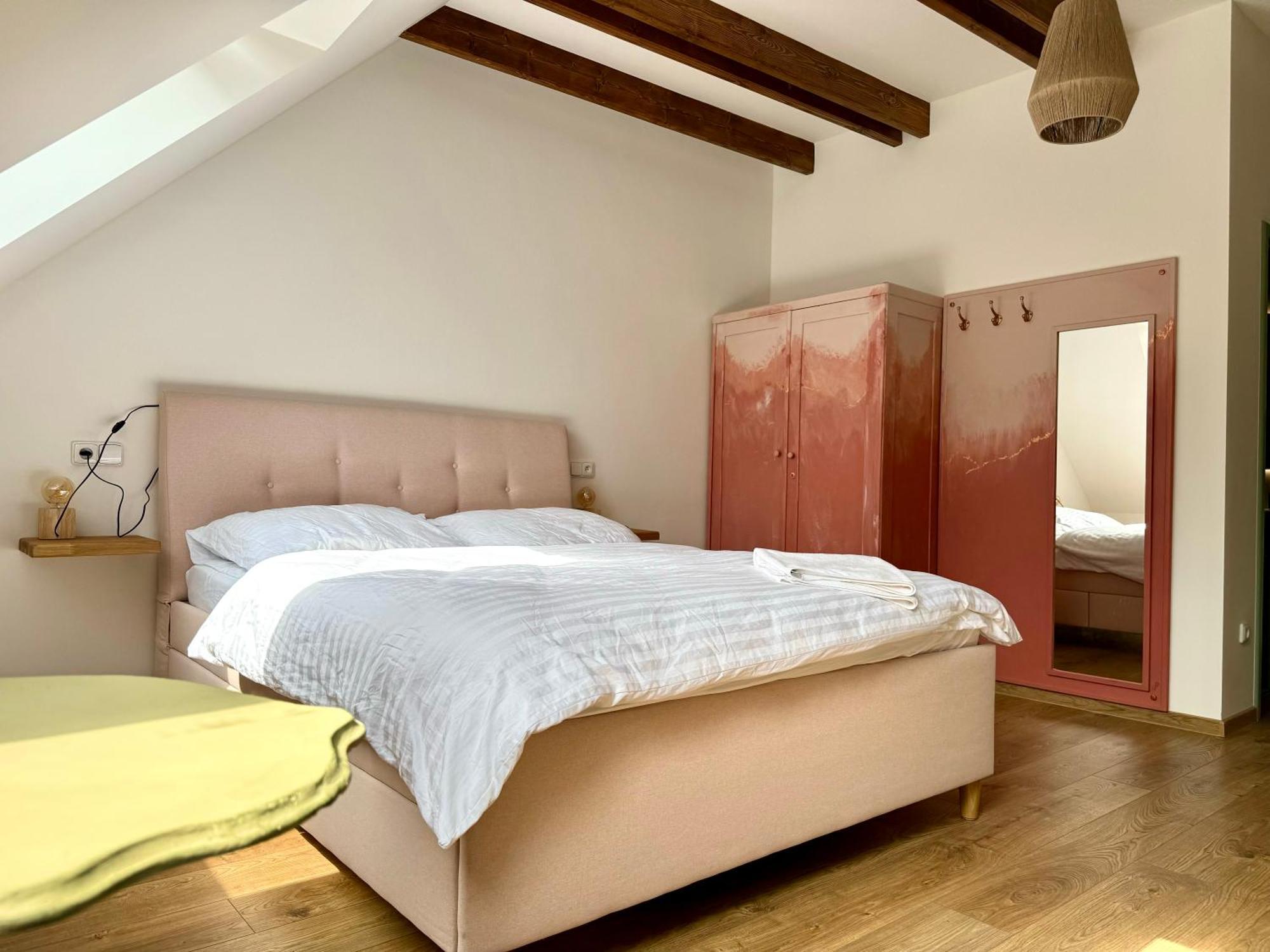 Soul Apartments Mikulov Esterno foto